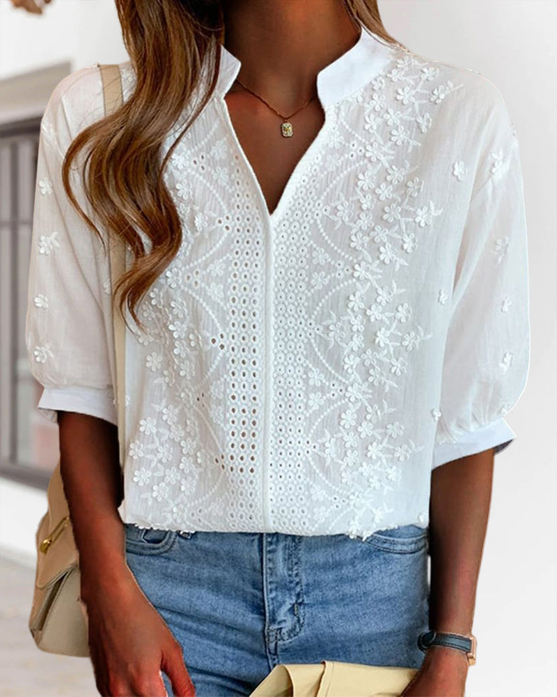 Amélie Damebluse – Top med V-udskæring, Puffærmer, Blandet Bomuld & Patchworkdetaljer
