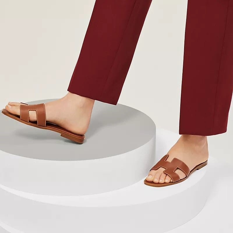 Elisa Damesandaler – Elegante Slip-Ons med Udskæringer og Komfortabel Polstring