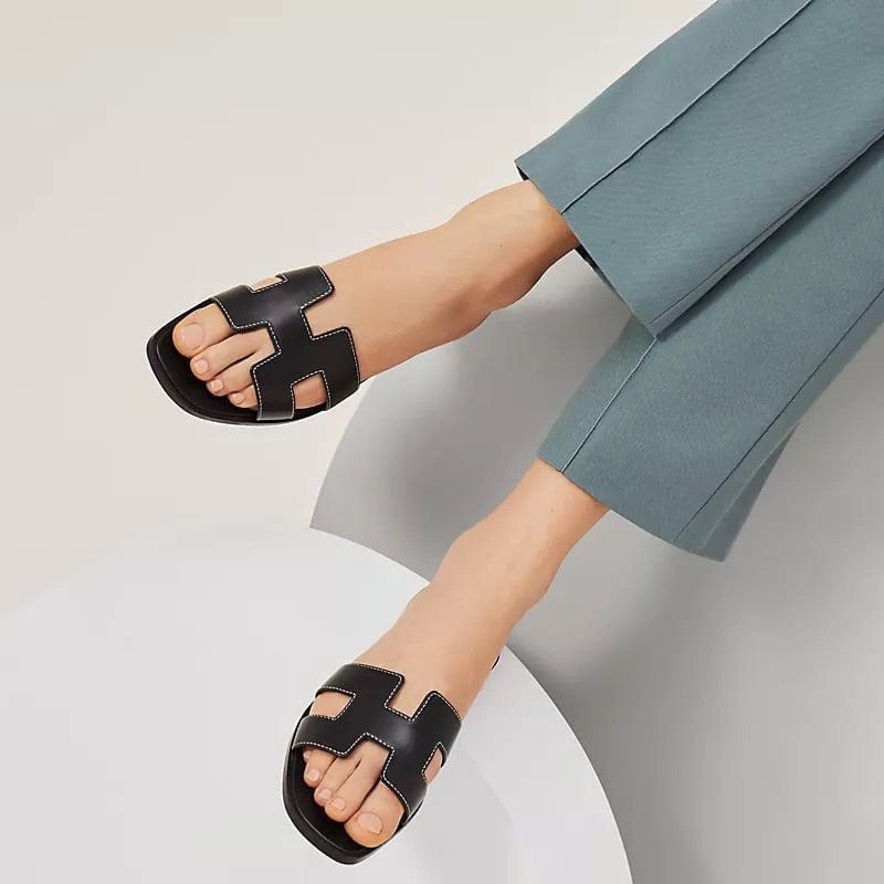 Elisa Damesandaler – Elegante Slip-Ons med Udskæringer og Komfortabel Polstring