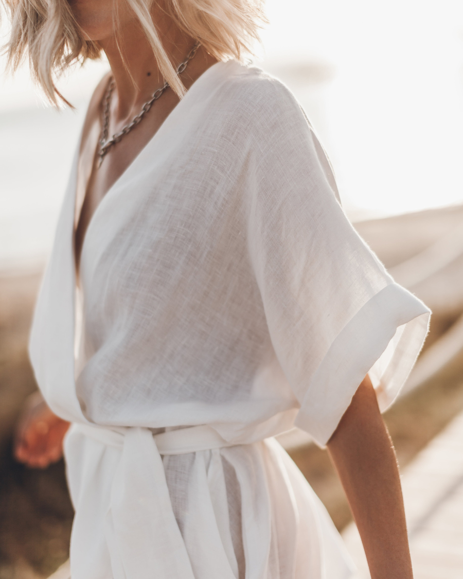 Anny Kimono Kjole til Kvinder – Let Sommerkjole i Linned med Brede Ærmer & Vildt Print