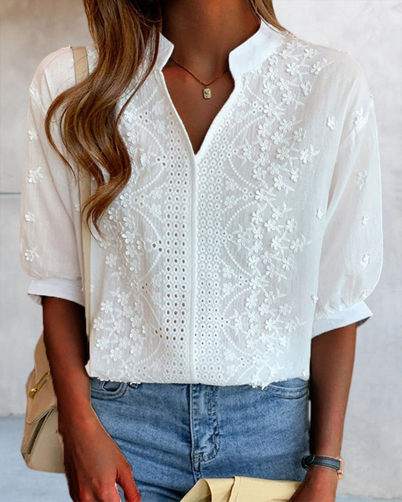 Amélie Damebluse – Top med V-udskæring, Puffærmer, Blandet Bomuld & Patchworkdetaljer