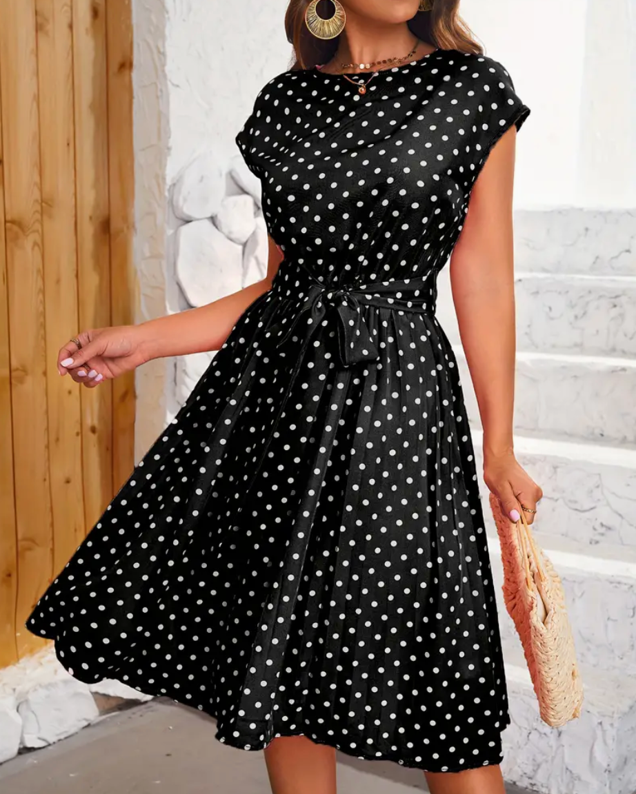 Thea Sommerkjole til Kvinder – Vintage Prikket Kjole med Let Snit & Tidløs Elegance